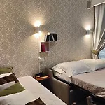 Visconti Apartment. Roma