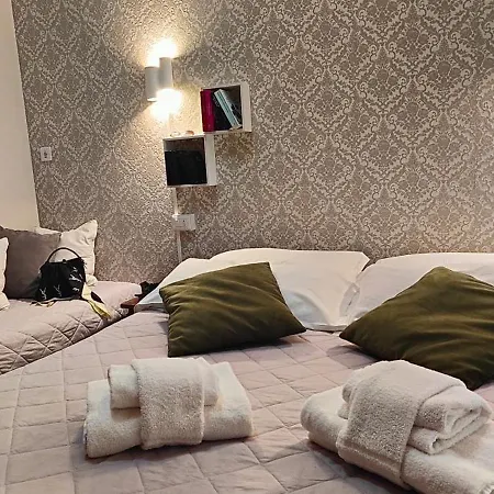 Apartamento Visconti Apartment. *